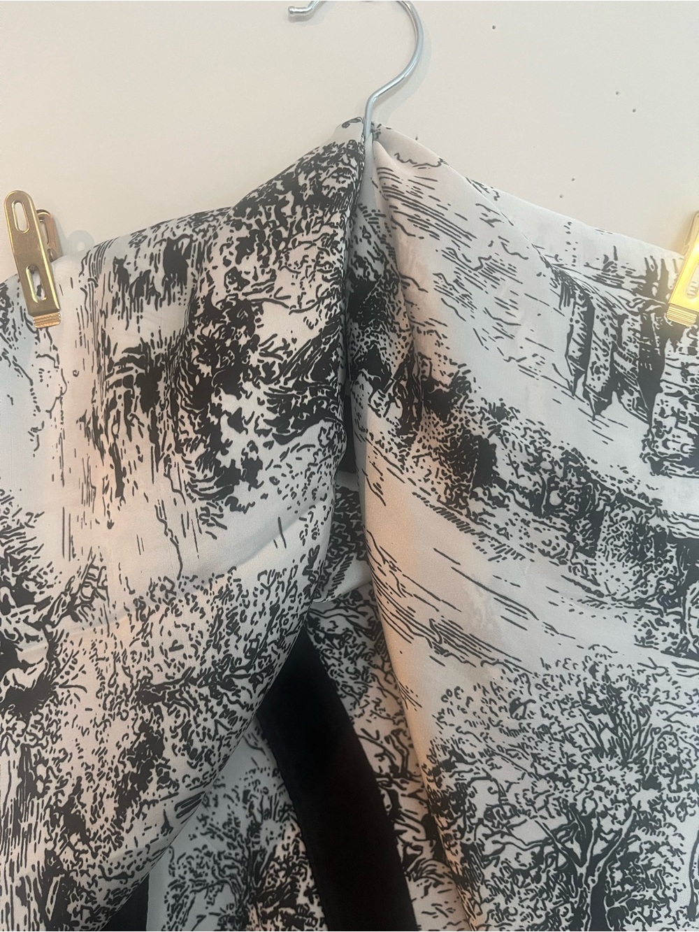 Dior Black & White Toile Scenic Silk Wrap Scarf - Picture 5 of 6